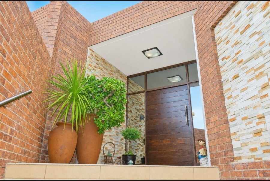 4 Bedroom Property for Sale in Wilkoppies North West